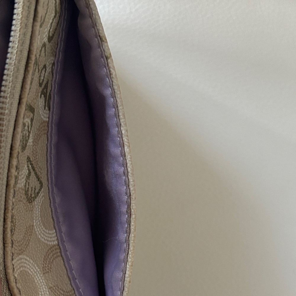 Coach Waverly Hearts Beige Heart Pattern Wristlet  ( PREOWNED) - Picture 12 of 16